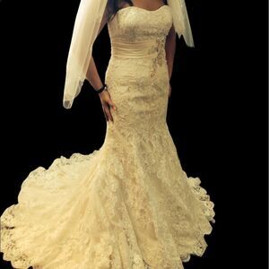 NWT NEVER WORN 100% Authentic Allure 8917 Wedding Dress